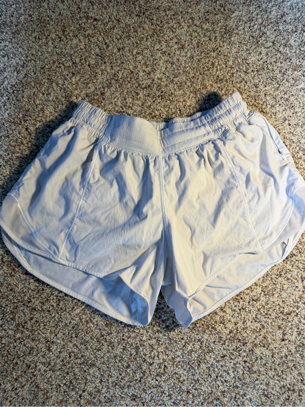 Lululemon White Women’s Athletic Shorts size 6